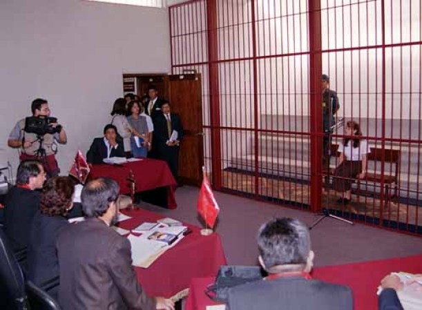 Fotos tomadas durante el juicio de Lori Berenson.