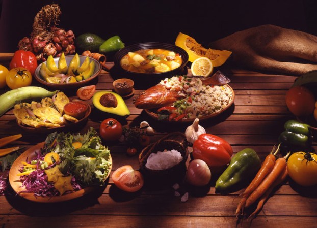 La cocina dominicana es variada y llena de sabor con manjares preparados con pescado, arroz, aguacate, plátanos, calabaza y mucho más.