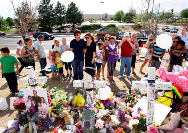 Los familiares de las víctimas pidieron a la cadena CNN omitir el nombre del sospechoso con el fin de que no logre su objetivo: la fama.