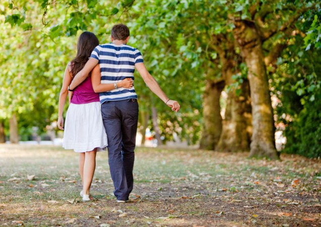 Invita a tu pareja a dar un paseo por el parque. Aprovecha ese tiempo para platicar y hablar de todo lo bueno que juntos han compartido.
