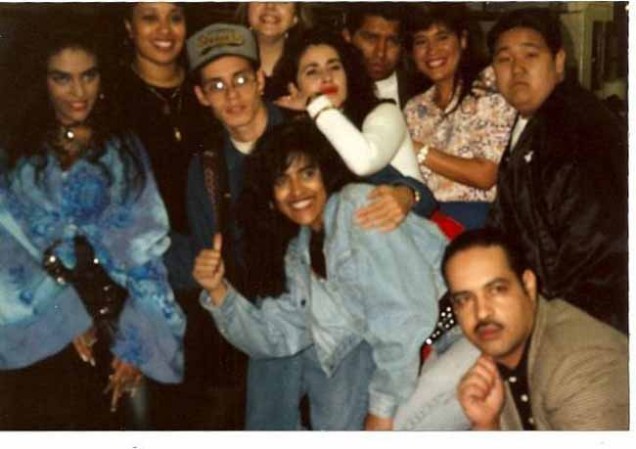 La India (izquierda) posando en una foto cerca de Marc Anthony.