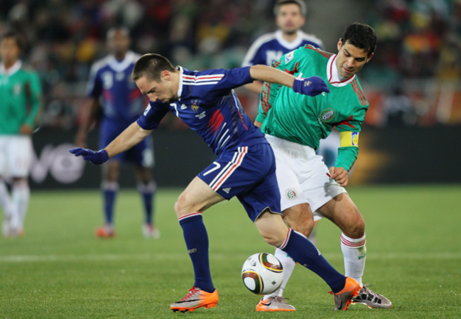 El defensa Rafael Márquez (León).