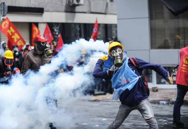 Crispación, protestas y mal ambiente mundial en el Día Internacional del Trabajo.