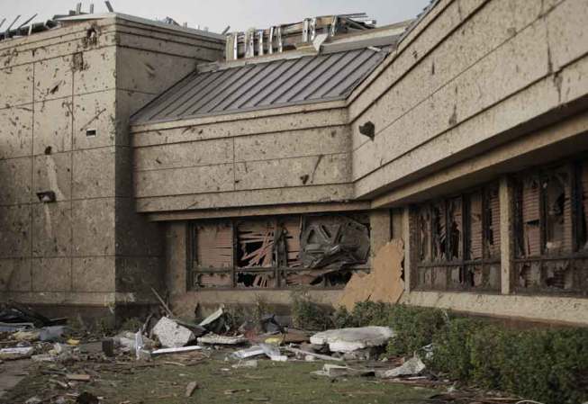 El estado de Oklahoma está de luto tras el paso de un descomunal sistema de tornados que ha costado decenas de vidas.
