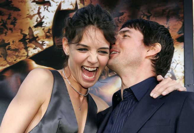 En el estreno de "Batman Begins" en junio de 2005 los actores tampoco dejaron de besuquearse.