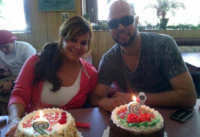 Jenni Rivera y el ex beisbolista, Esteban Loaiza, cuando celebraban su segundo aniversario de casados.