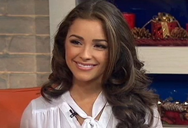 La mirada y sonrisa angelical de la Miss Universo 2013, Olivia Culpo, nos deleitaron durante una visita exclusiva a nuestros estudios de Buenos Días Nueva York.