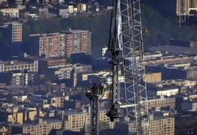 Instalan la clavija que convierte al nuevo One World Trade Center en el más alto del hemisferio oeste, con una altitud de 1,776 pies.