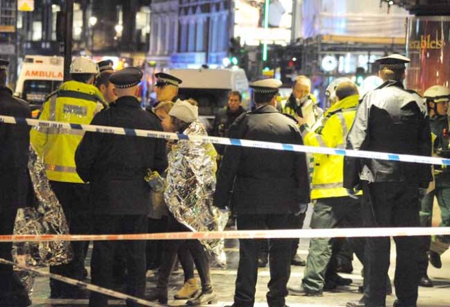 Pesadilla en Londres por el derrumbe del techo de un teatro.