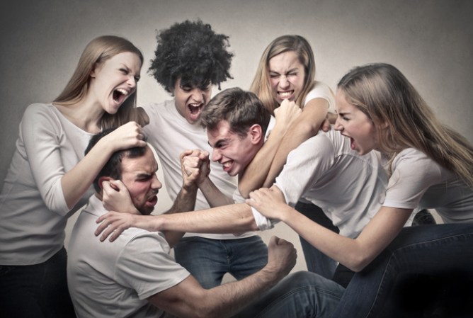 No dejes que la actitud negativa de alguien más se te contagie.