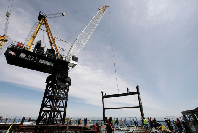 Las construcciones no se detuvieron hasta llegar el momento de colocar la estructura de acero que convirtió la edificación en la más imponente de la ciudad. Pero los trabajos continúan.