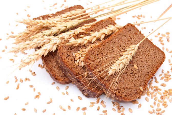 6.- Cereales integrales, granos enteros: Ricos en vitamina B5 e inositol, compuesto que estimula el crecimiento del cabello y evita calvicie y vitamina B6 previene el cabello graso.