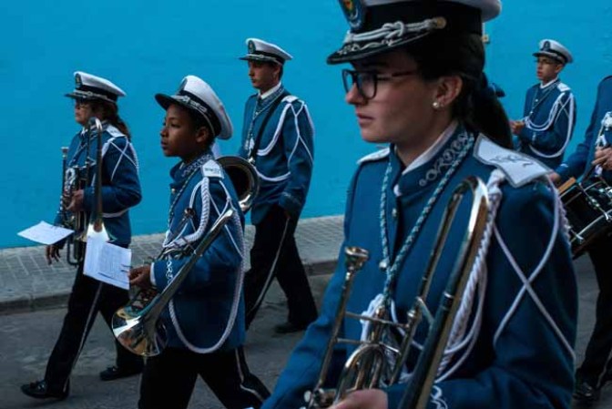 Las procesiones se echan a las calles para recordar la crucifixión de Jesús.