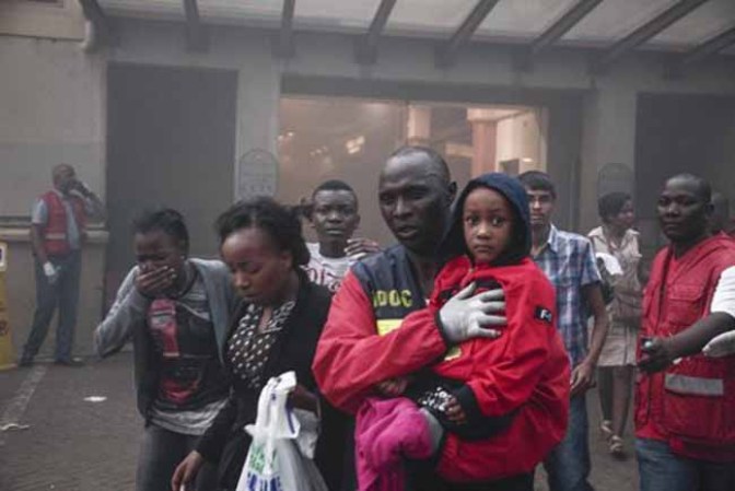 Brutal ataque a centro comercial de lujo en Nairobi.
