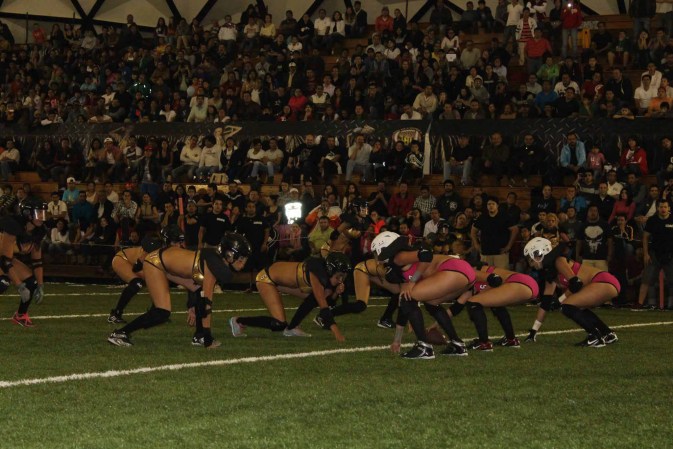 La liga Iberoamericana de Fútbol (LIBF) se ha convertido en todo un fenómeno mediático en México, donde el fútbol americano es jugado por mujeres en bikini.