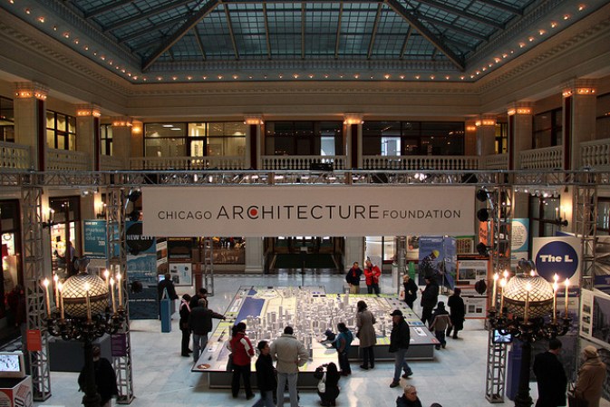 El Chicago Architecture Foundation fue fundado con la misión de mostrar a la gente por qué el diseño y la arquitectura son realmente importantes en nuestras vidas. Y lo logra con solvencia.