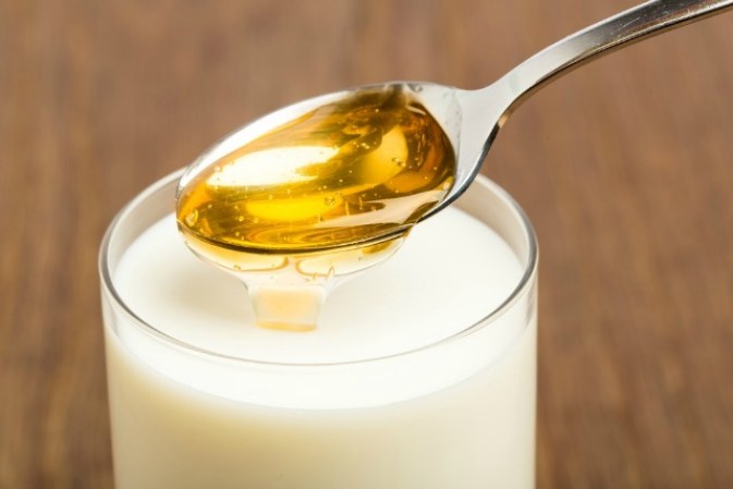 8. Afecta las emociones: Sí, aunque suene increíble, los resultados de estos estudios echan por tierra -¿o no?- la recomendación de la abuelitas, de que ante el insomnio, para conciliar el sueño bebas una taza de leche con miel.