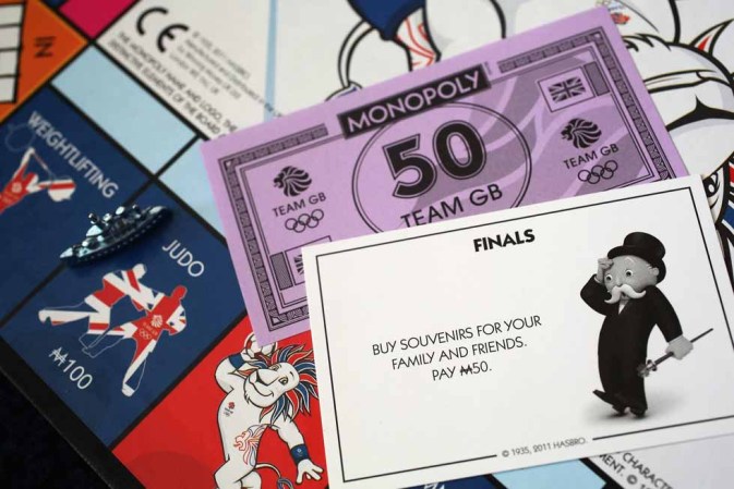 Como dato curioso, la partida de MONOPOLY más larga de la historia duró 70 días seguidos.