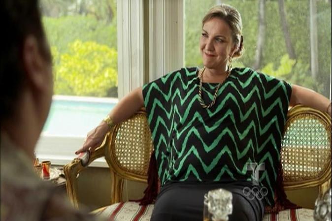 Escobar visita a Graciela en Miami y se asocia con ella en el tráfico de cocaína. Esta alianza cambiará el rumbo de su vida.