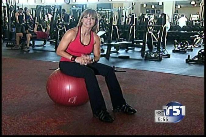 A medida que tu abdomen se vaya fortaleciendo, te será más fácil realizar estos ejercicios y podrás incrementar el número de repeticiones.