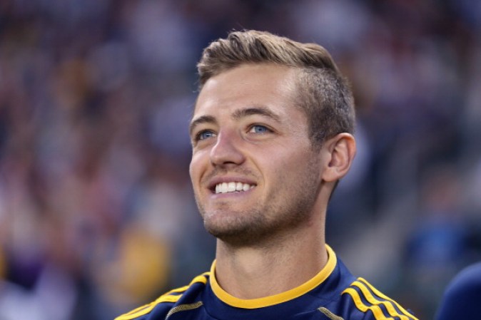 Después de retirarse del futbol a los 25 años en febrero del 2013, el estadounidense Robbie Rogers hizo pública su homosexualidad.