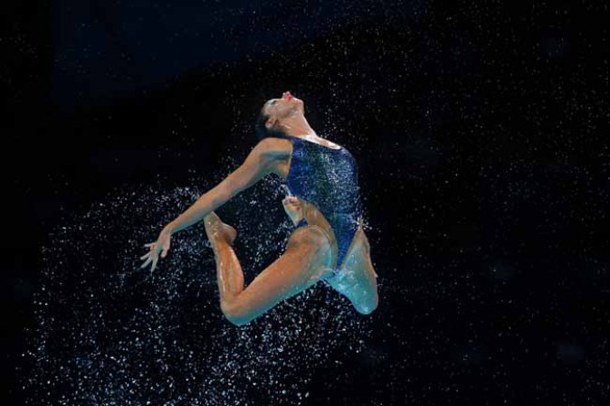 Estas sirenas vuelan por los aires con elegancia haciendo ejercicios imposibles.