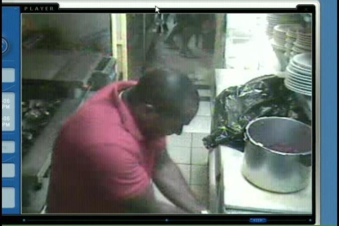 Y matará a Zaida Castillo, de 56 años, todas ellas empleadas del restaurante Yoyito.