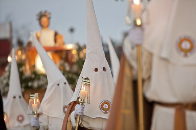 Los participantes deben de ser parte de la religión católica.