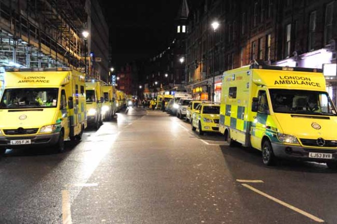 Pesadilla en Londres por el derrumbe del techo de un teatro.