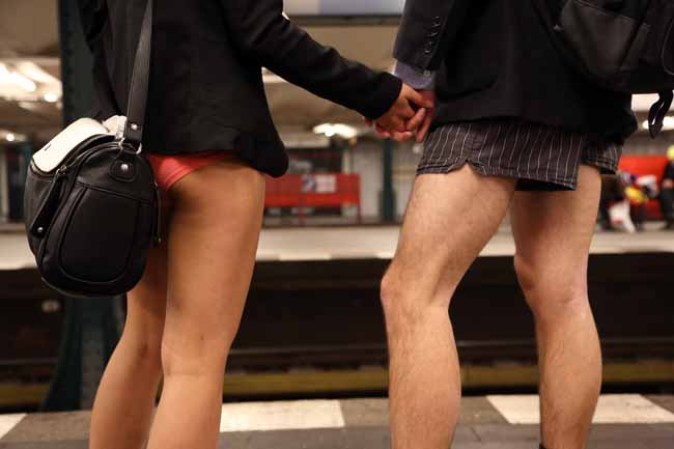 Ciudades del mundo celebran la quinta edición del día sin pantalones en el metro.