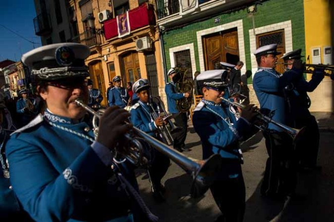 Las procesiones se echan a las calles para recordar la crucifixión de Jesús.