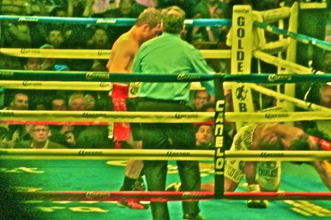 Saúl El Canelo Alvarez enfrentará a Floyd Mayweather el 14 de septiembre en Las Vegas. Un combate a muerte en lo que es el rival más difícil en la carrera del mexicano. Una pelea de invictos.