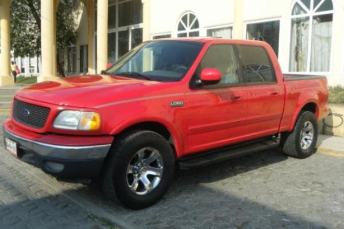 Y una popular Ford Lobo Lariat como esta.