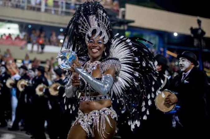 Desfiles de las escuelas de samba del Grupo Especial del Carnaval de Río de Janeiro, el considerado mayor espectáculo del mundo al aire libre, en el Sambódromo de Sampucai.
