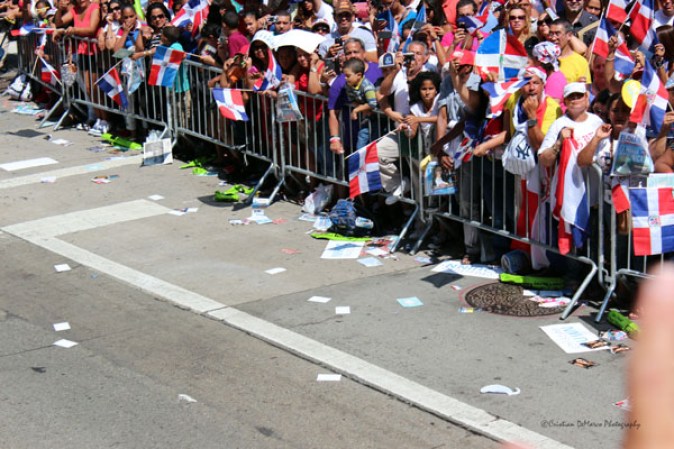 Llenos de alegría y a ritmo de tambor, güira y guitarra, los dominicanos hicieron tronar a la Gran Manzana en su desfile de Manhattan 2013.
