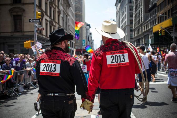 Miles de manifestantes se dieron cita a Nueva York, para celebrar el Desfile del Orgullo Gay, que se celebra todos los años la lujosa Quinta Avenida de Manhattan.