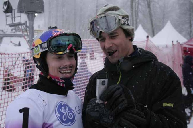 Eva ha causado sensación en Sochi no solo por su bigote, sino por su belleza y simpatía.