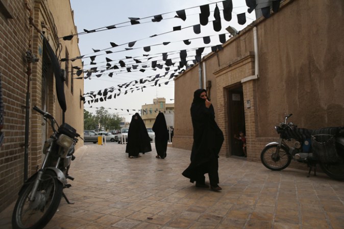 Tiene clima continental desértico o seco. Todo Irán es árido o semiárido, excepto en la costa del mar Caspio donde domina un clima subtropical.