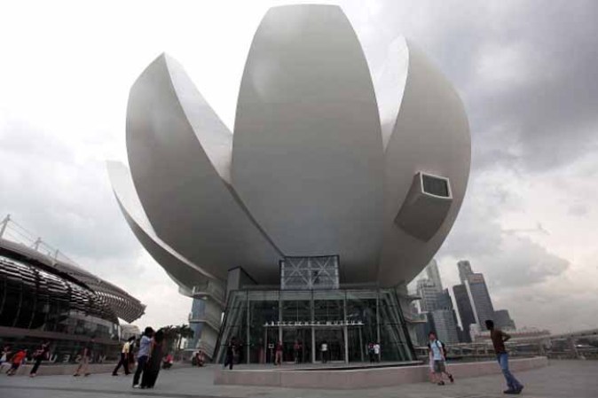 Singapur es cuarto en la lista de los países menos felices, con el 35%