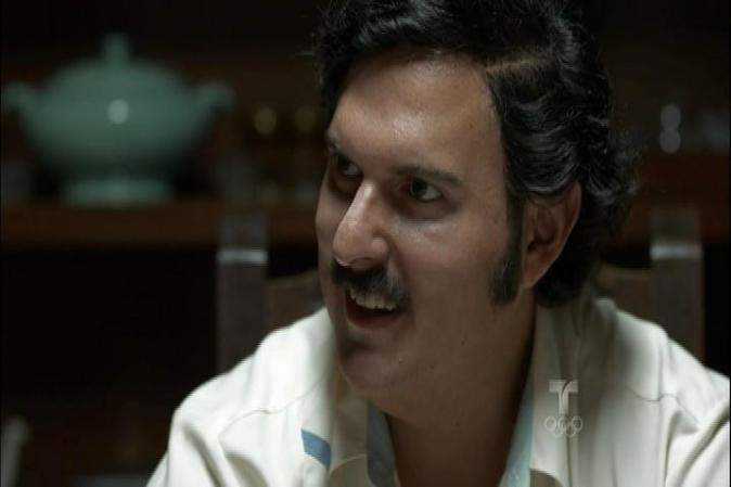 Pablo habla con su mamá y juntos tratan de encontrar una solución para rescatar a Irma. doña Ermilda le da una idea brillante. Pablo sabe que el Poder político será la salida a este secuestro.