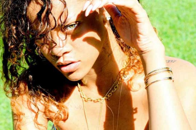 Rihanna, conocida por su voz y por regalar fotos de ella con poca ropa en las redes sociales.