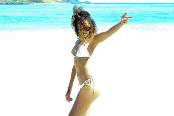 Rihanna, conocida por su voz y por regalar fotos de ella con poca ropa en las redes sociales.