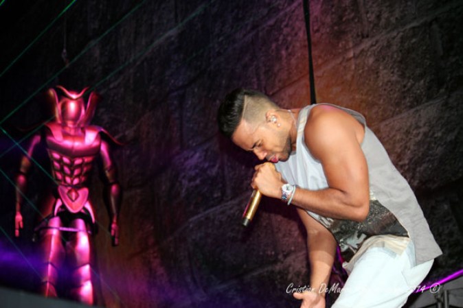 Imágenes del concierto histórico de Romeo Santos “El Rey de la Bachata” en el Yankee Stadium de Nueva York.