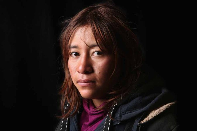 Flor Gonzales, 19 años es de Chiapas, México. Fue capturada por la Patrulla Fronteriza de los EE.UU. al tratar, por primera vez, cruzar con un grupo de personas en Arizona y fue deportada.