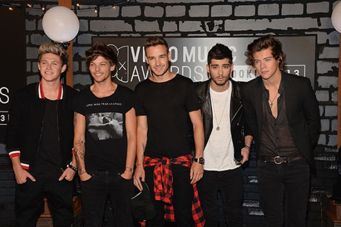 Niall Horan, Louis Tomlinson, Liam Payne, Zayn Malick y Harry Styles de One Direction también estuvieron en los MTV Awards y posaron en la alfombra roja