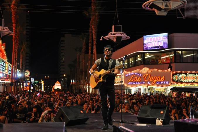 En su sexto año consecutivo, “Descarga” es el destino de verano para los fanáticos de la música latina en el Sur de California con más de 200,000 seguidores disfrutando de la música en vivo al aire libre.