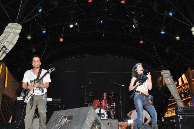 Jotdog es una banda de pop mexicana compuesta por María Barracuda y Jorge.