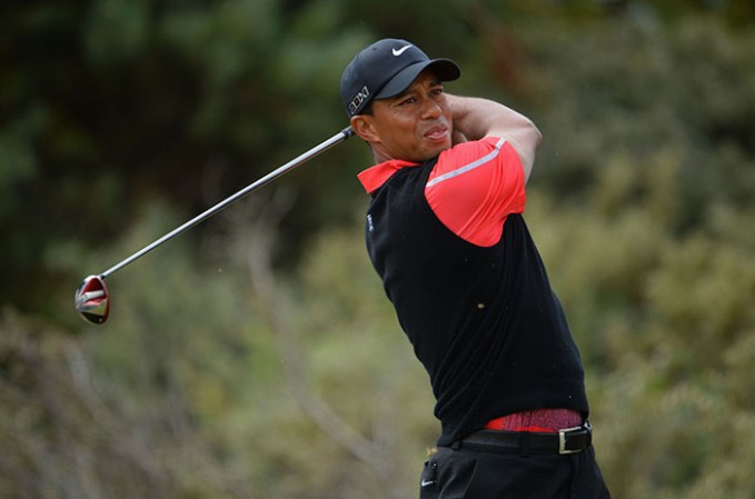 El golfista Tiger Woods viste de rojo en sus partidos dominicales para resaltar su agresividad.