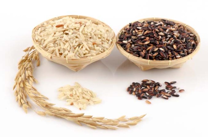 Cereales como el arroz integral, el trigo, entre otros ayudan a mantener buenos niveles de colesterol y contribuyen a fortalecer el corazón de la madre y el del feto.