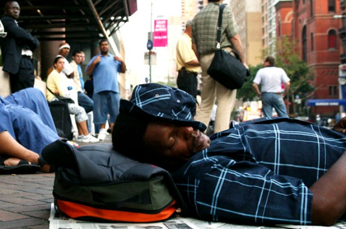 La ciudad de Nueva York recordó el apagón masivo que dejó a la capital del mundo a oscuras en el 2003, causando pánico y un caos masivo.